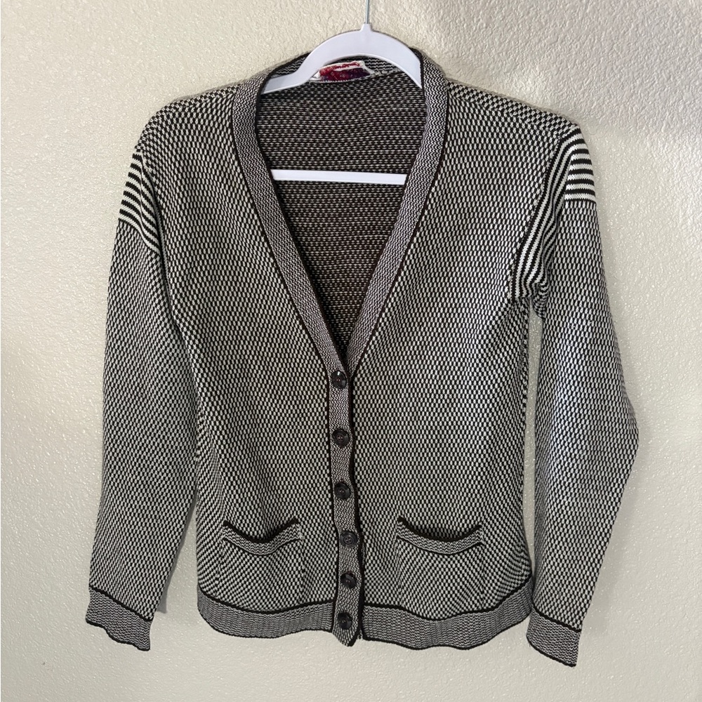 Vintage Jean Nicolas Women's Brown and White Knit Cardigan Sweater Size Small